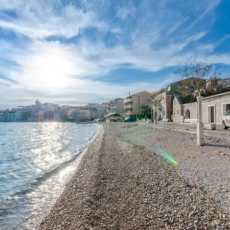 Apartment On The Beach Igrane